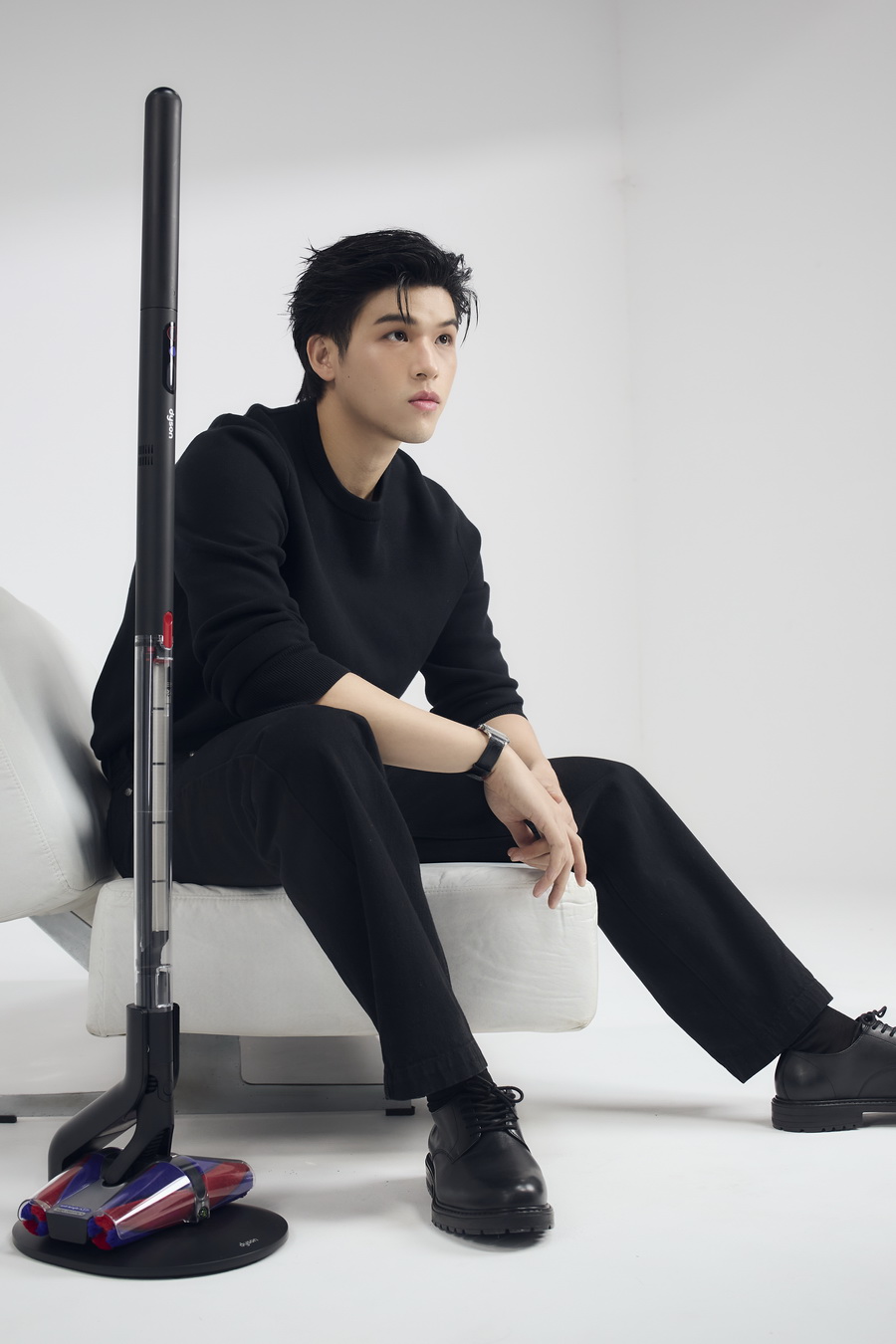 สกาย วงศ์รวี กับลุคใหม่สุดคูล พร้อมเทคโนโลยีสุดล้ำจาก Dyson เผยเบื้องหลังการร่วมงานในฐานะ Friend of Dyson