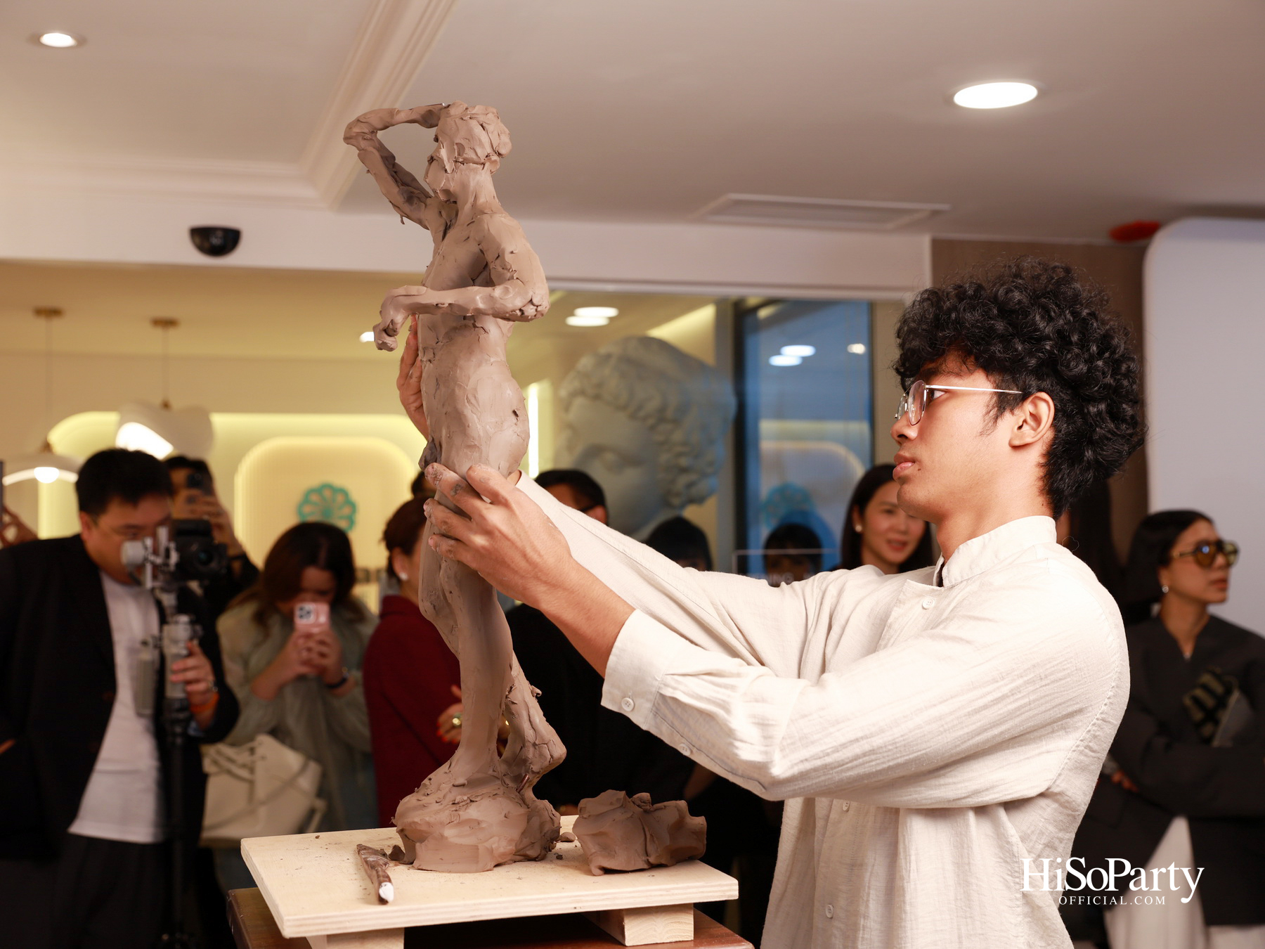 ‘Rattinan Clinic’ ฉลองครบรอบ 26 ปี ถ่ายทอดศิลปะแห่งความงามผ่านงานประติมากรรมไทย