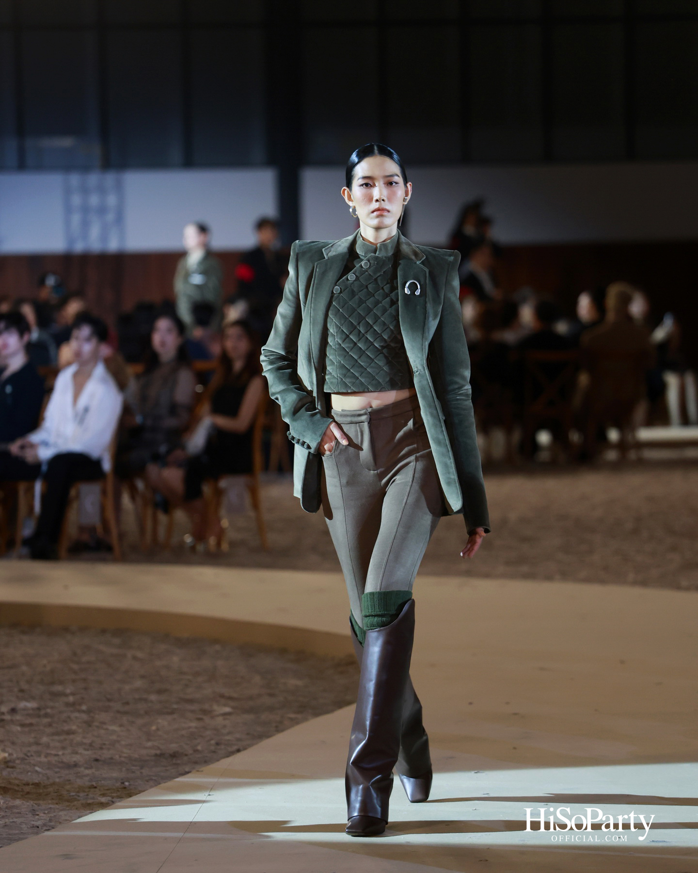 SIRIVANNAVARI จัดแสดงแฟชั่นโชว์คอลเลกชัน Autumn-Winter 2025/26 ถ่ายทอดมรดกแห่งโลกอีเควสเทรียนสู่แฟชั่นร่วมสมัย