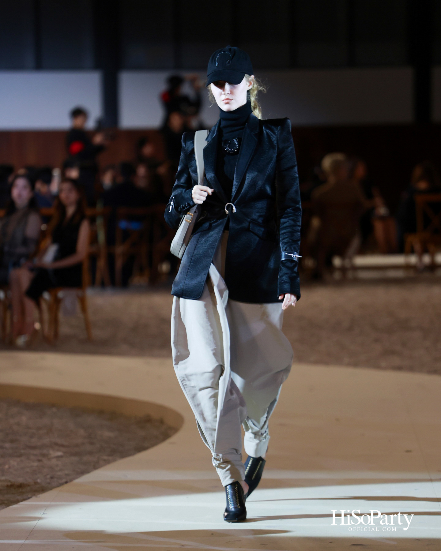 SIRIVANNAVARI จัดแสดงแฟชั่นโชว์คอลเลกชัน Autumn-Winter 2025/26 ถ่ายทอดมรดกแห่งโลกอีเควสเทรียนสู่แฟชั่นร่วมสมัย