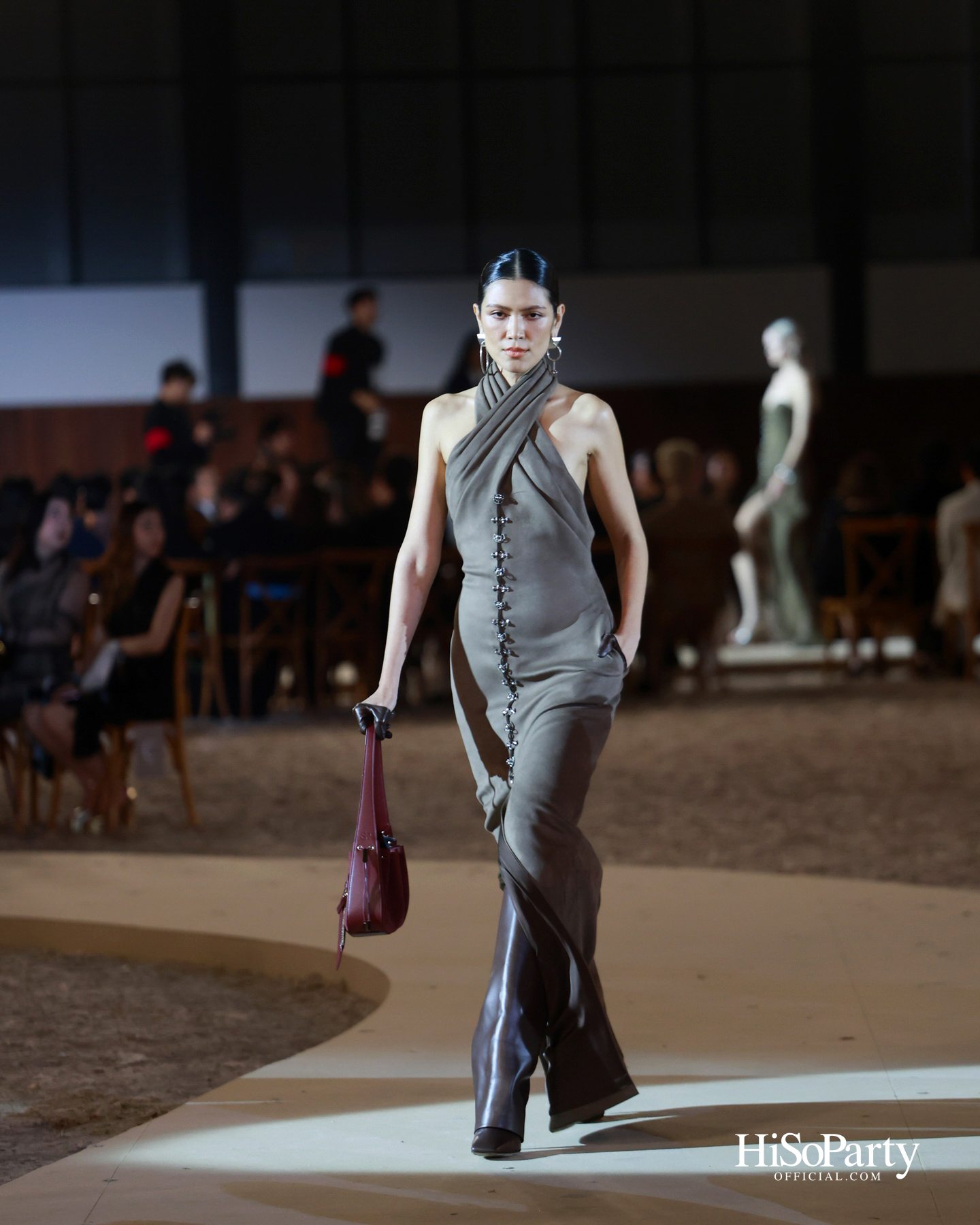 SIRIVANNAVARI จัดแสดงแฟชั่นโชว์คอลเลกชัน Autumn-Winter 2025/26 ถ่ายทอดมรดกแห่งโลกอีเควสเทรียนสู่แฟชั่นร่วมสมัย