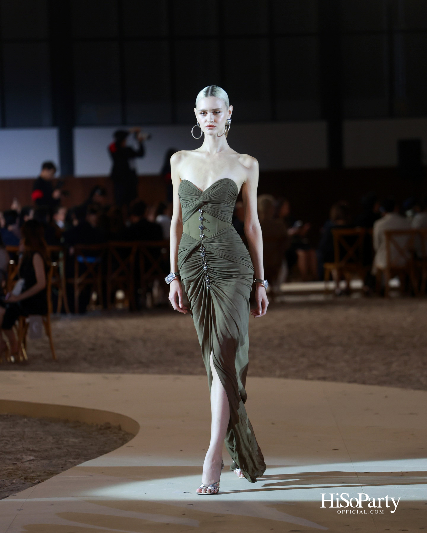 SIRIVANNAVARI จัดแสดงแฟชั่นโชว์คอลเลกชัน Autumn-Winter 2025/26 ถ่ายทอดมรดกแห่งโลกอีเควสเทรียนสู่แฟชั่นร่วมสมัย