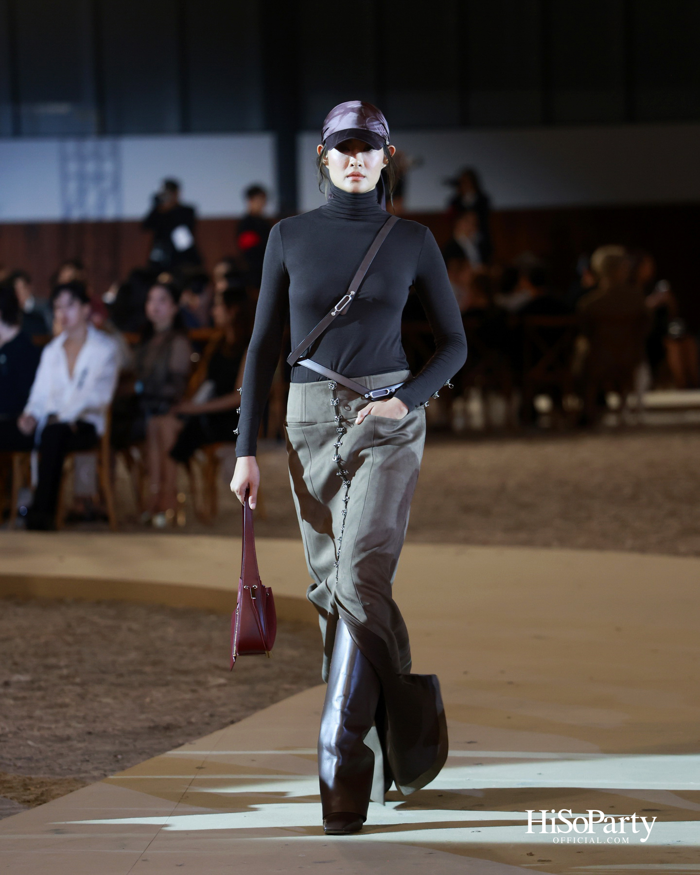 SIRIVANNAVARI จัดแสดงแฟชั่นโชว์คอลเลกชัน Autumn-Winter 2025/26 ถ่ายทอดมรดกแห่งโลกอีเควสเทรียนสู่แฟชั่นร่วมสมัย