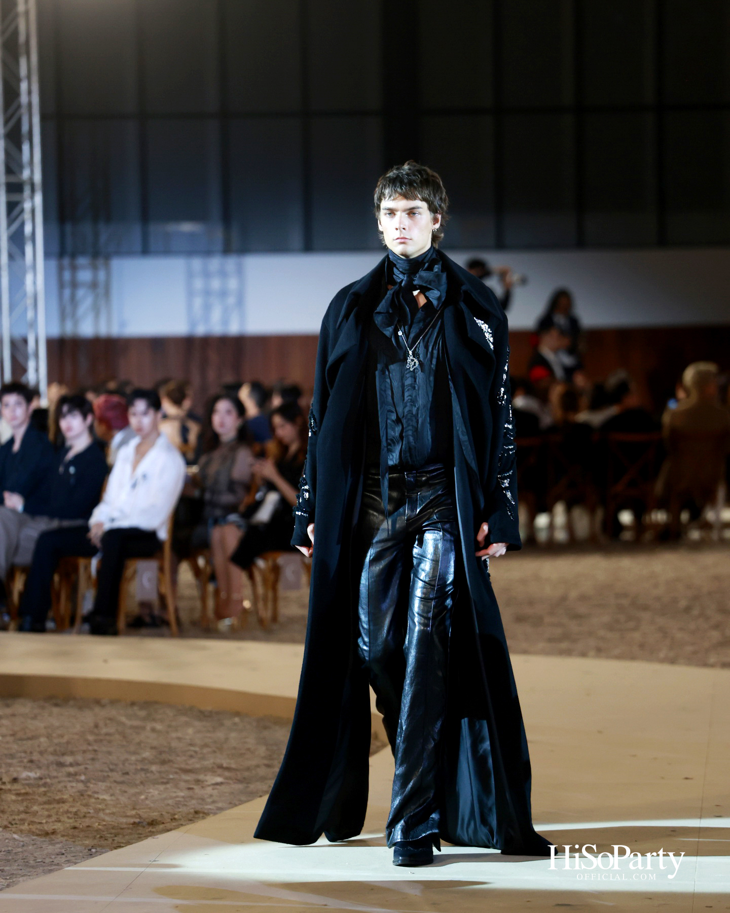 SIRIVANNAVARI จัดแสดงแฟชั่นโชว์คอลเลกชัน Autumn-Winter 2025/26 ถ่ายทอดมรดกแห่งโลกอีเควสเทรียนสู่แฟชั่นร่วมสมัย