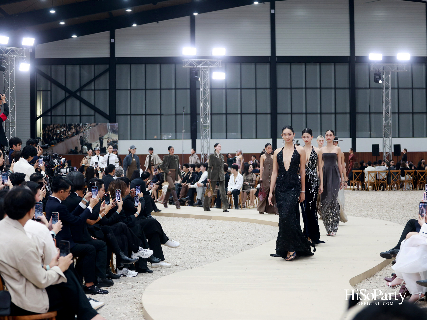 SIRIVANNAVARI จัดแสดงแฟชั่นโชว์คอลเลกชัน Autumn-Winter 2025/26 ถ่ายทอดมรดกแห่งโลกอีเควสเทรียนสู่แฟชั่นร่วมสมัย