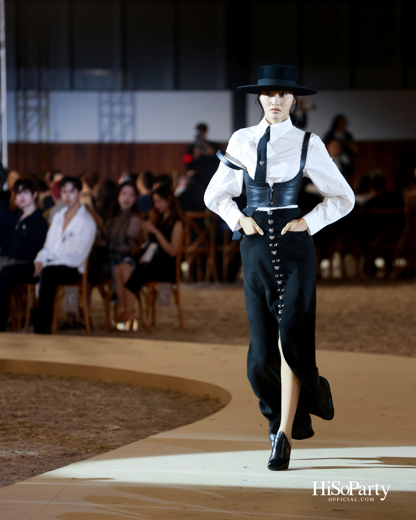 SIRIVANNAVARI จัดแสดงแฟชั่นโชว์คอลเลกชัน Autumn-Winter 2025/26 ถ่ายทอดมรดกแห่งโลกอีเควสเทรียนสู่แฟชั่นร่วมสมัย