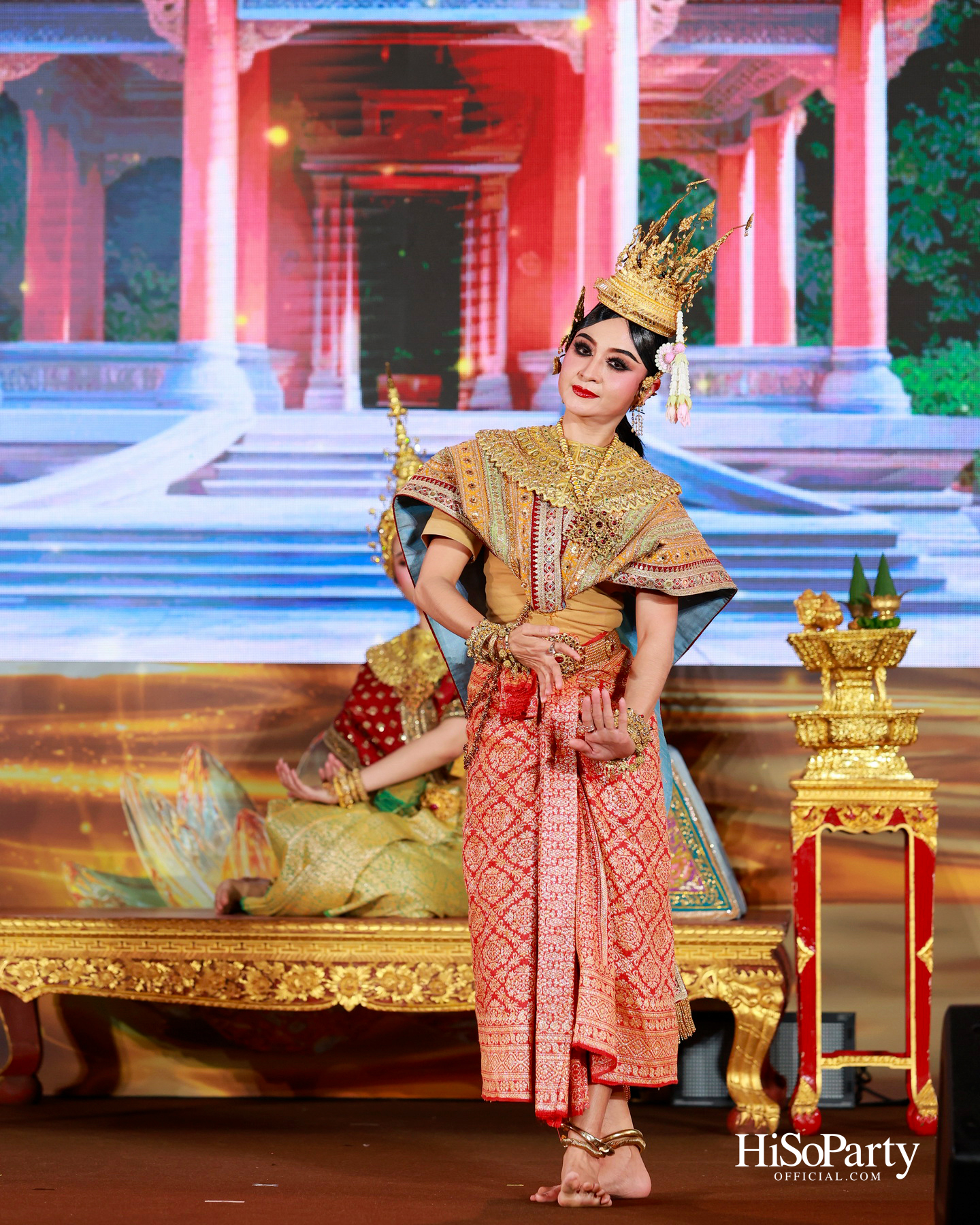 ไอคอนสยามจัดงาน ‘ICONSIAM THAICONIC LOY KRATHONG 2025’ ร้อยใจไทยรักษ์เจ้าพระยา น้อมรำลึกในพระมหากรุณาธิคุณสมเด็จพระพันปีหลวง