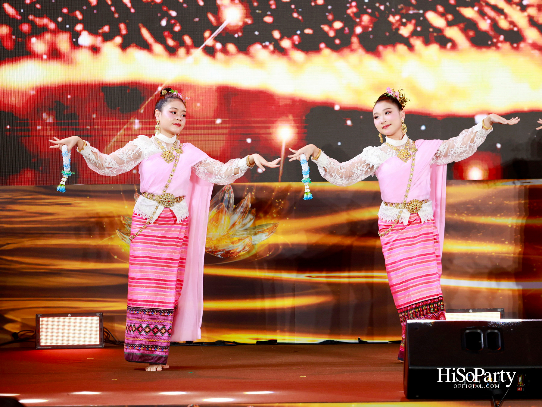 ไอคอนสยามจัดงาน ‘ICONSIAM THAICONIC LOY KRATHONG 2025’ ร้อยใจไทยรักษ์เจ้าพระยา น้อมรำลึกในพระมหากรุณาธิคุณสมเด็จพระพันปีหลวง