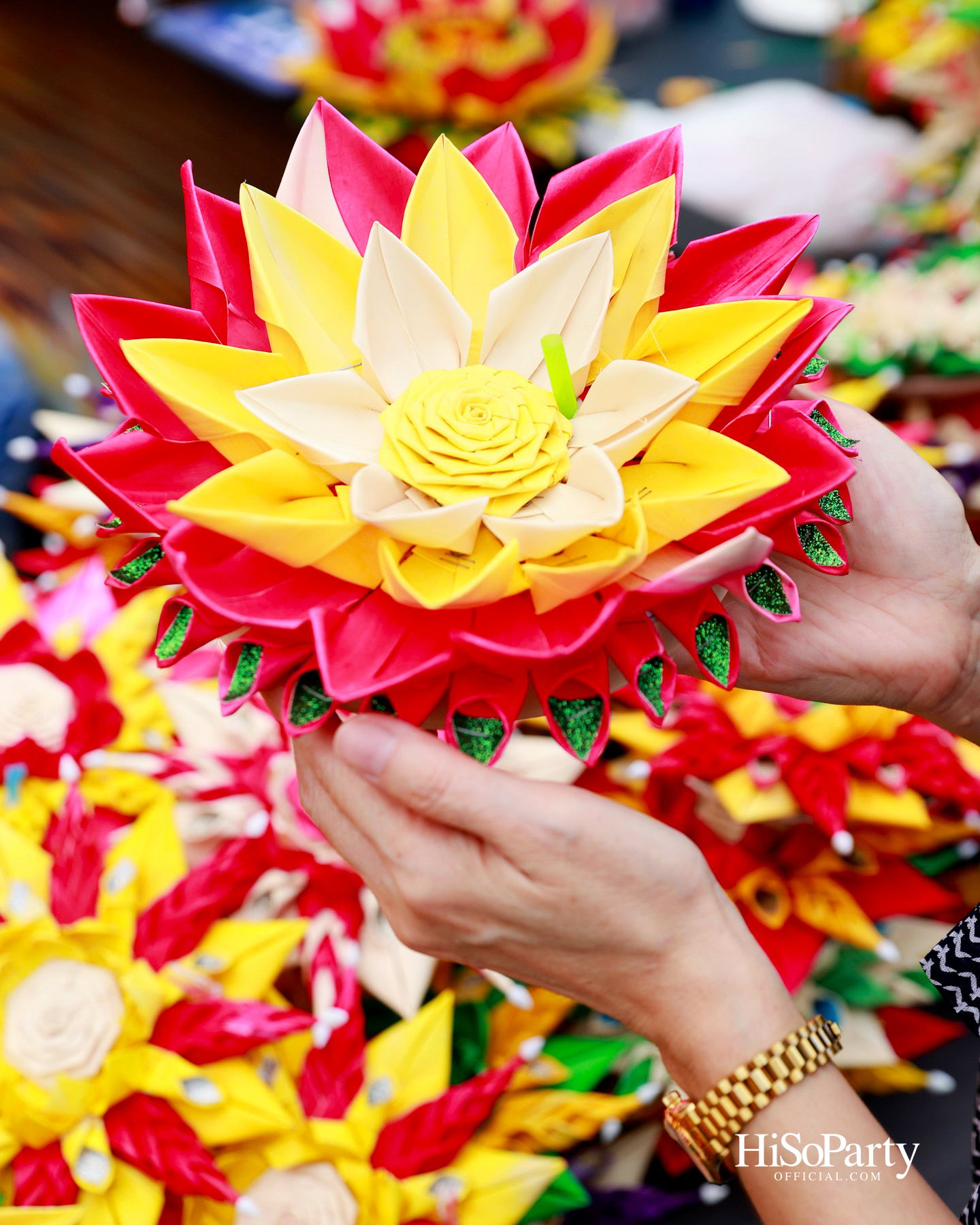 ไอคอนสยามจัดงาน ‘ICONSIAM THAICONIC LOY KRATHONG 2025’ ร้อยใจไทยรักษ์เจ้าพระยา น้อมรำลึกในพระมหากรุณาธิคุณสมเด็จพระพันปีหลวง