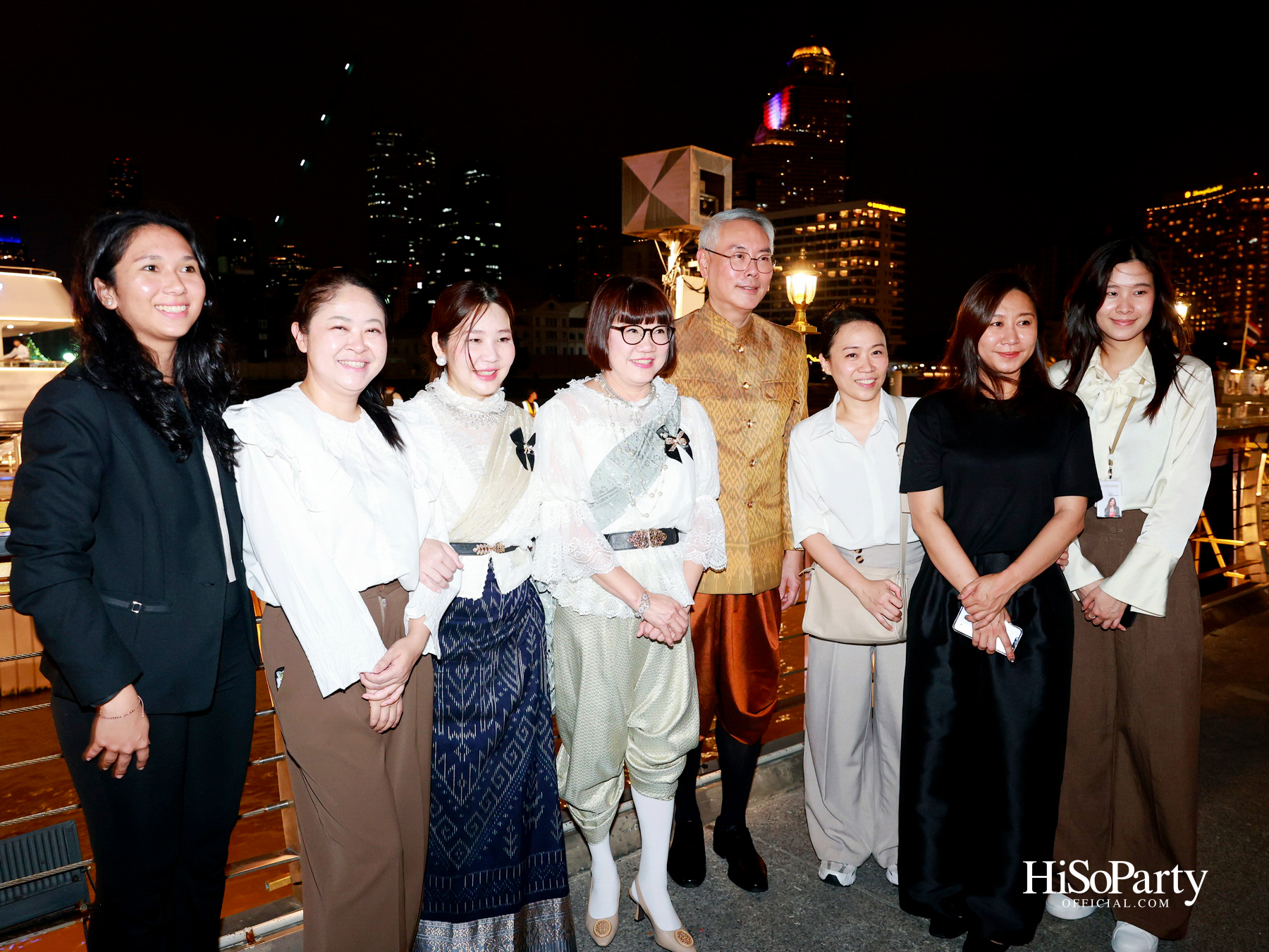 ไอคอนสยามจัดงาน ‘ICONSIAM THAICONIC LOY KRATHONG 2025’ ร้อยใจไทยรักษ์เจ้าพระยา น้อมรำลึกในพระมหากรุณาธิคุณสมเด็จพระพันปีหลวง