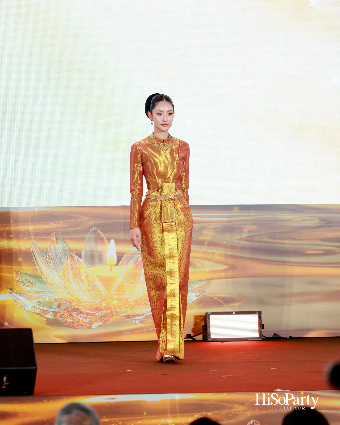 ไอคอนสยามจัดงาน ‘ICONSIAM THAICONIC LOY KRATHONG 2025’ ร้อยใจไทยรักษ์เจ้าพระยา น้อมรำลึกในพระมหากรุณาธิคุณสมเด็จพระพันปีหลวง