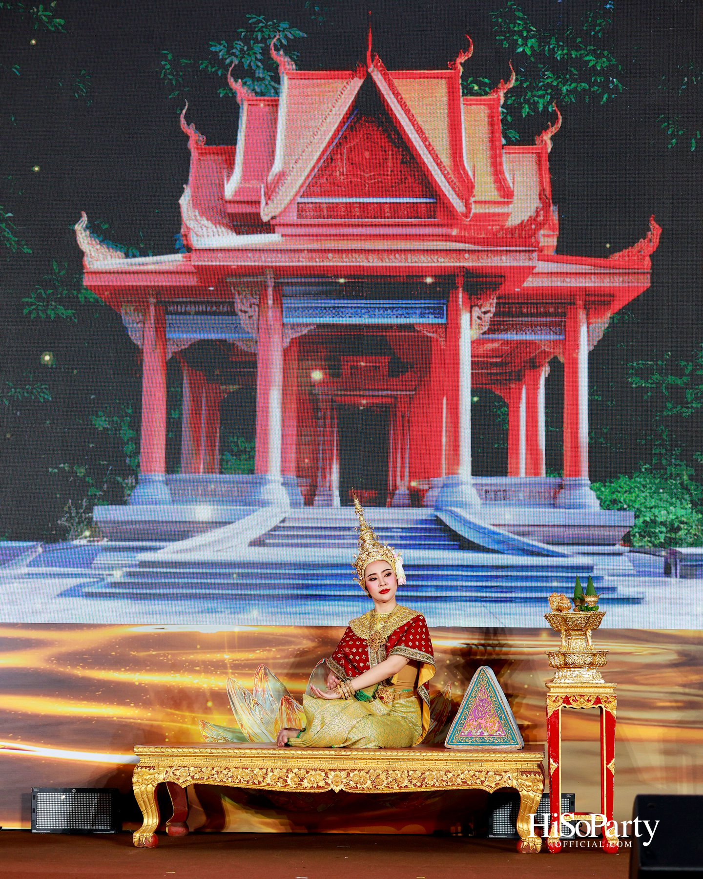ไอคอนสยามจัดงาน ‘ICONSIAM THAICONIC LOY KRATHONG 2025’ ร้อยใจไทยรักษ์เจ้าพระยา น้อมรำลึกในพระมหากรุณาธิคุณสมเด็จพระพันปีหลวง