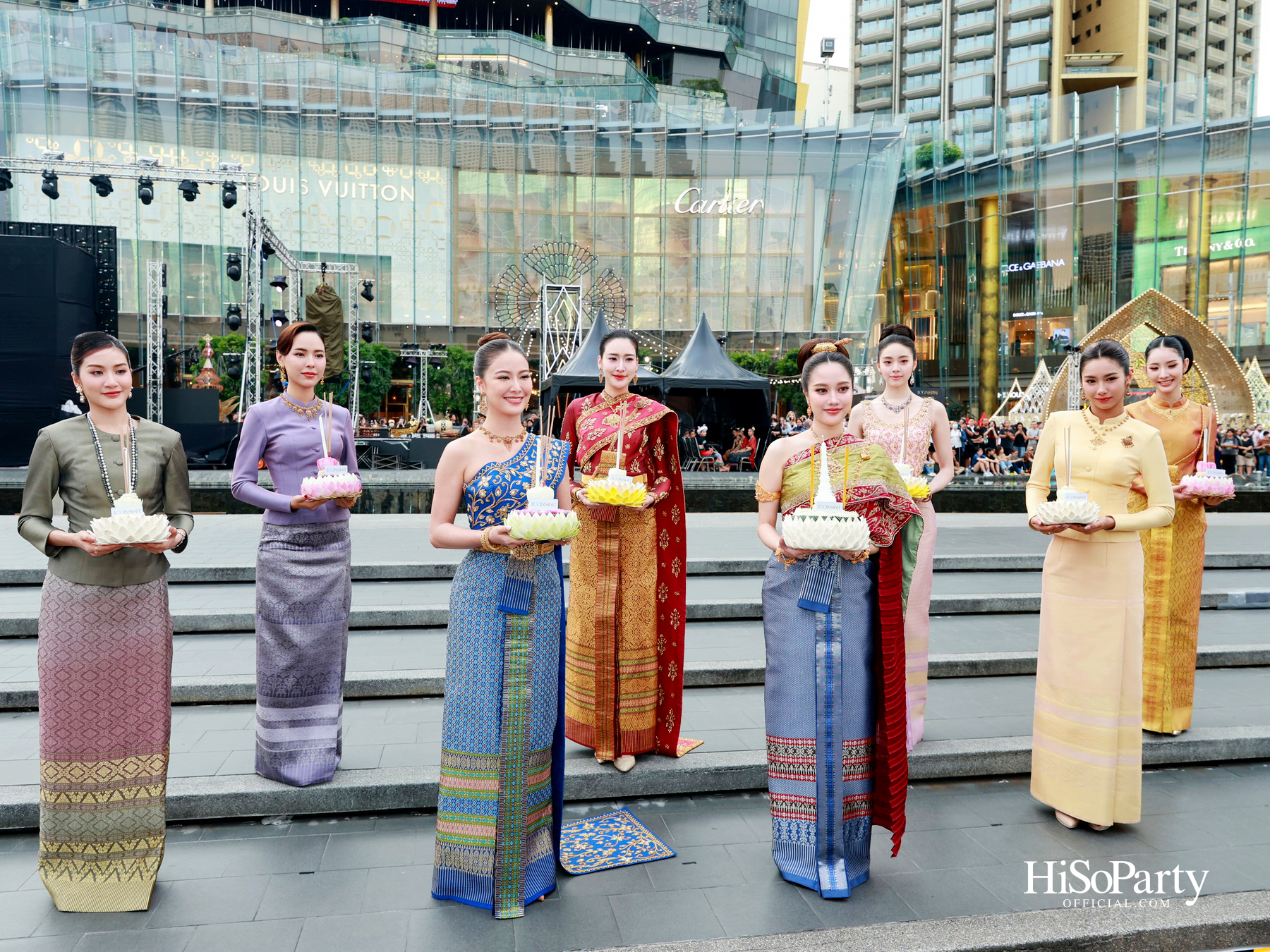 ไอคอนสยามจัดงาน ‘ICONSIAM THAICONIC LOY KRATHONG 2025’ ร้อยใจไทยรักษ์เจ้าพระยา น้อมรำลึกในพระมหากรุณาธิคุณสมเด็จพระพันปีหลวง