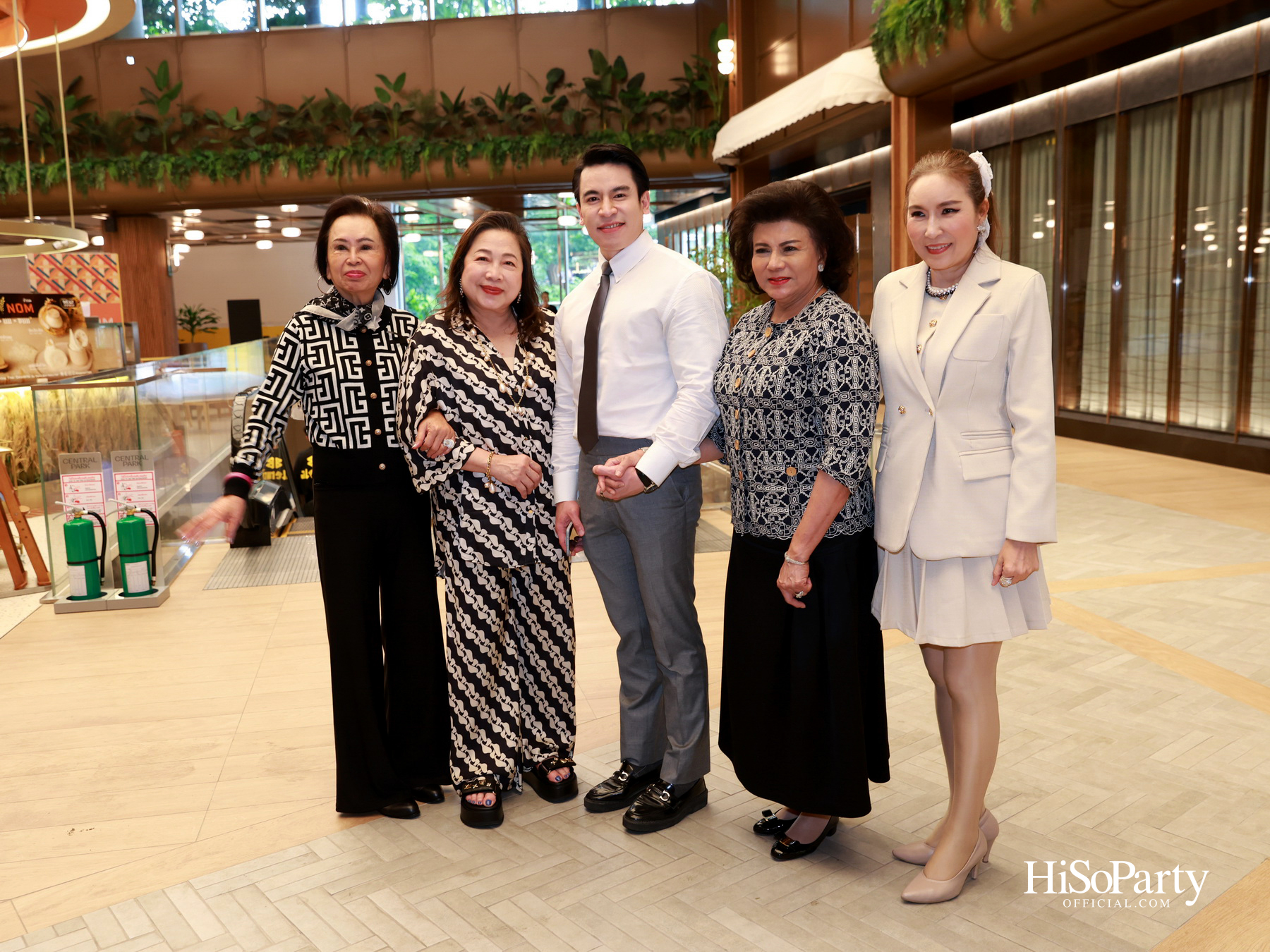 KAO NOM (ข้าวนม) ขนมไทยร่วมสมัย เครือเดียวกับ Kyo Roll En เปิดตัวอย่างเป็นทางการ ณ Dusit Central Park