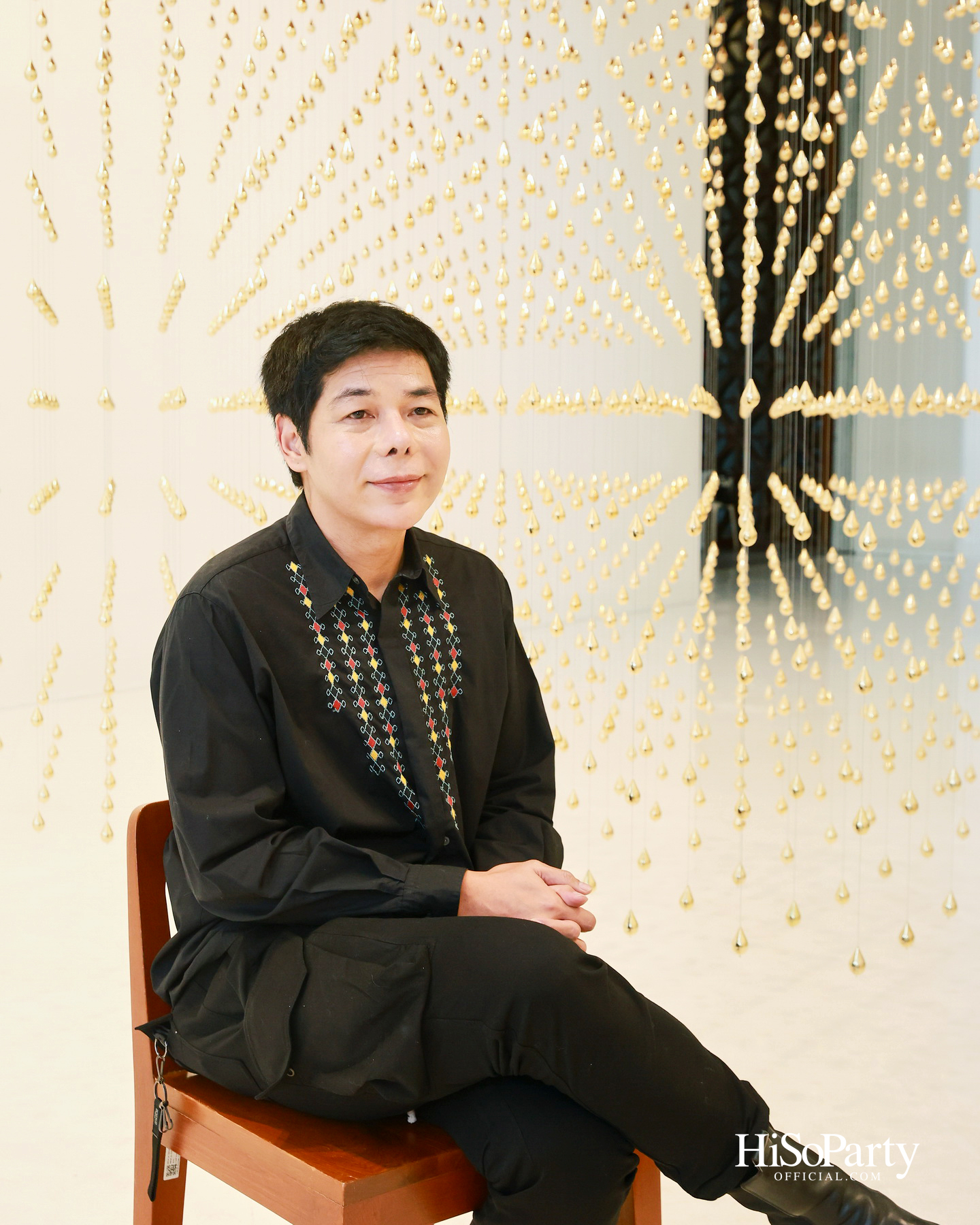 หยดทองแห่งกาลเวลา ‘Golden Teardrop (2025)’ โดย อริญชย์ รุ่งแจ้ง ณ MOCA BANGKOK