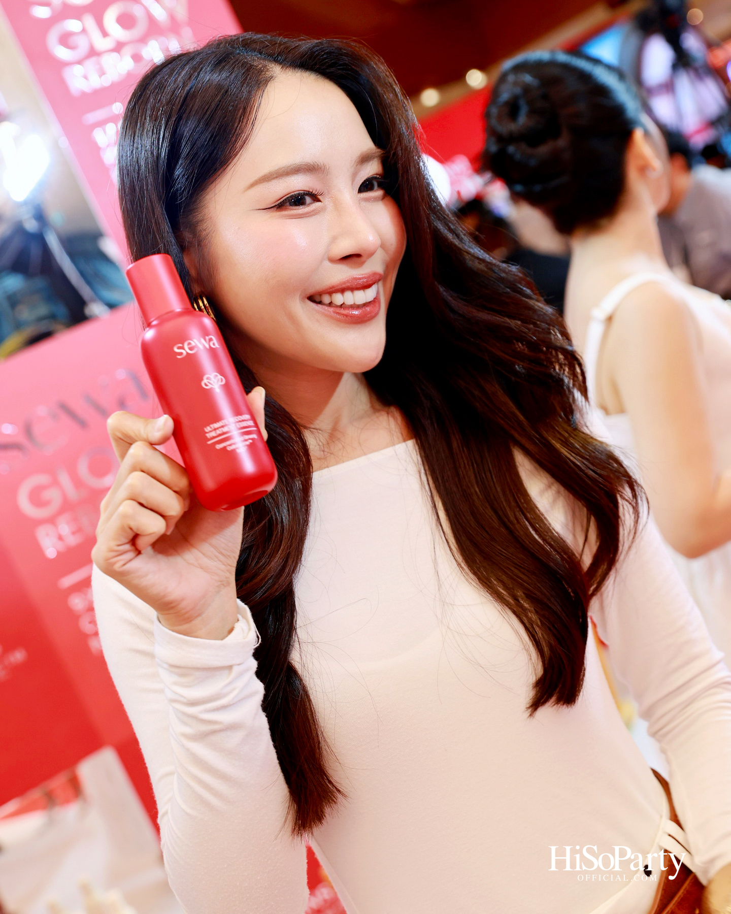 ‘Sewa Glow Reborn – Awaken Your Skin’s Power’ เปิดตัวพรีเซนเตอร์คนใหม่ ‘เจนเย่–เมธิกา’ พร้อมเผยโฉม 2 น้ำตบฮีโร่รุ่นล่าสุด