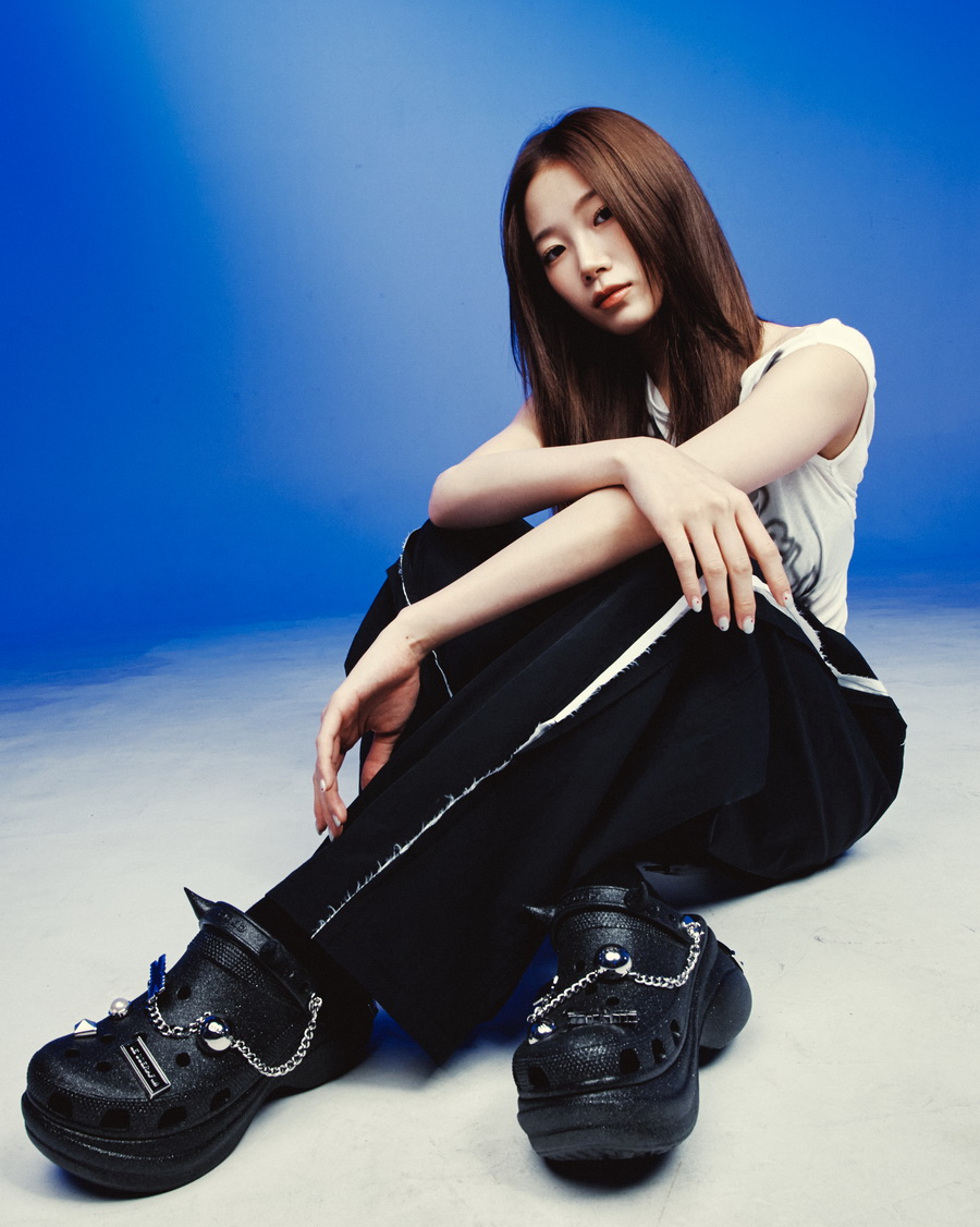 LE SSERAFIM x Crocs ถ่ายทอดพลังแห่งความมั่นใจผ่านคอลเลกชันสุดพิเศษ