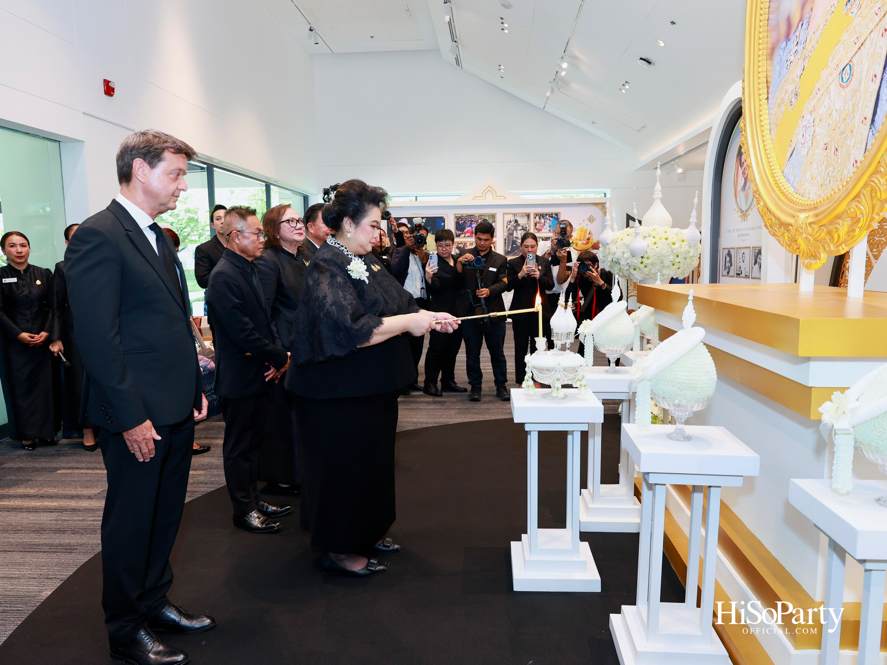 พิธีรำลึกถวายพระเกียรติ สมเด็จพระนางเจ้าสิริกิติ์ พระบรมราชินีนาถ พระบรมราชชนนีพันปีหลวง ณ โรงเรียนสถานศึกษานานาชาติ (ISB) 