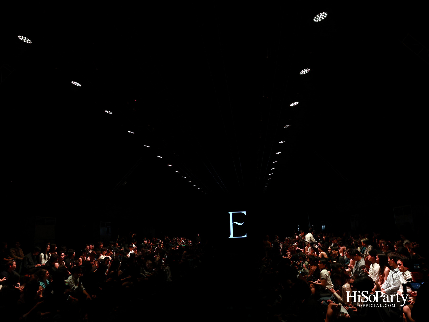 EVERYWEEK.OUTFIT @ELLE FASHION WEEK 2025