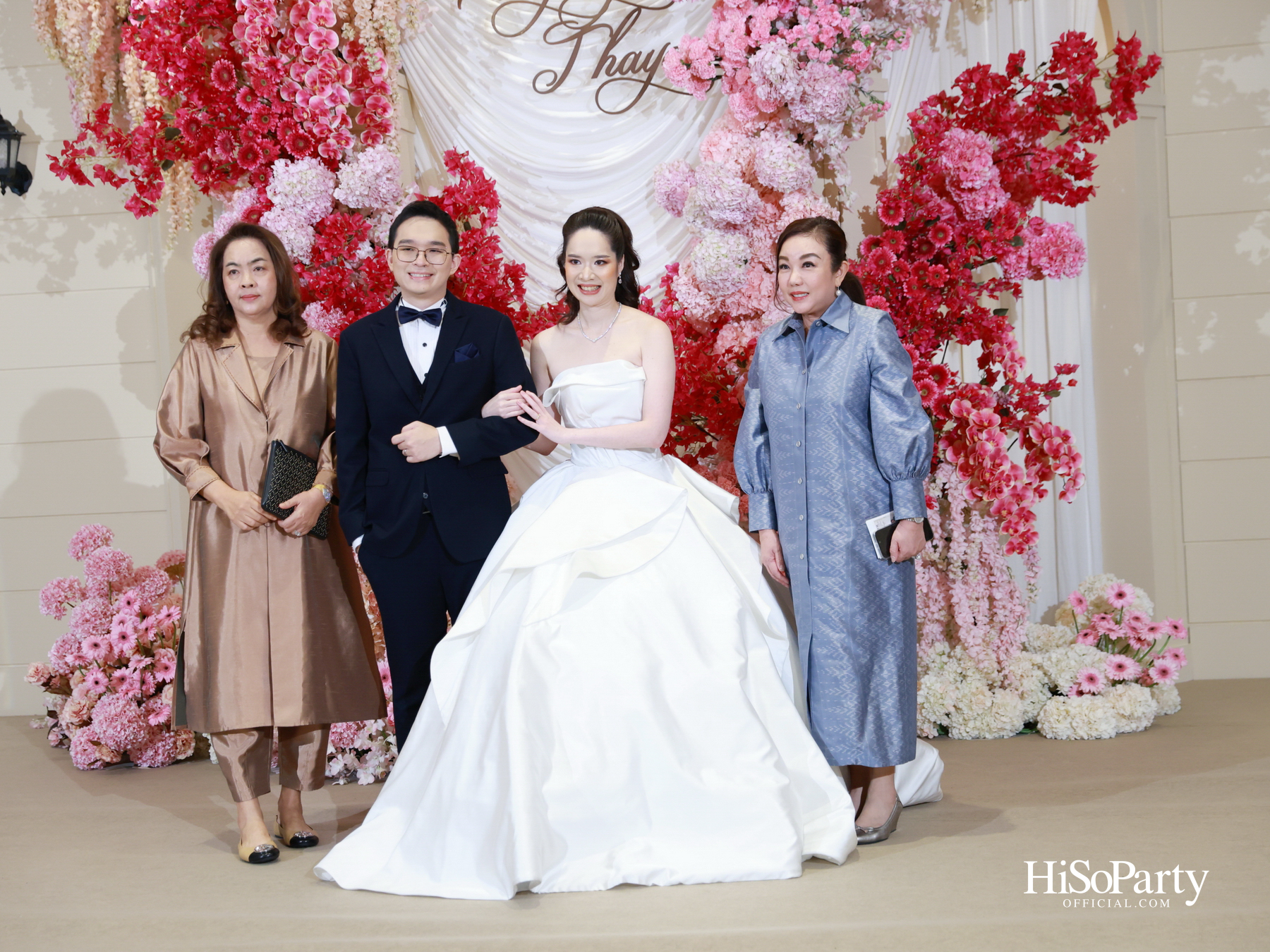 งานฉลองมงคลสมรส คุณพิมพ์ประพัทธ์ สนิทวงศ์ ณ อยุธยา - คุณทยา อุทโยภาศ ณ ดิ แอทธินี โฮเทล แบงค็อก