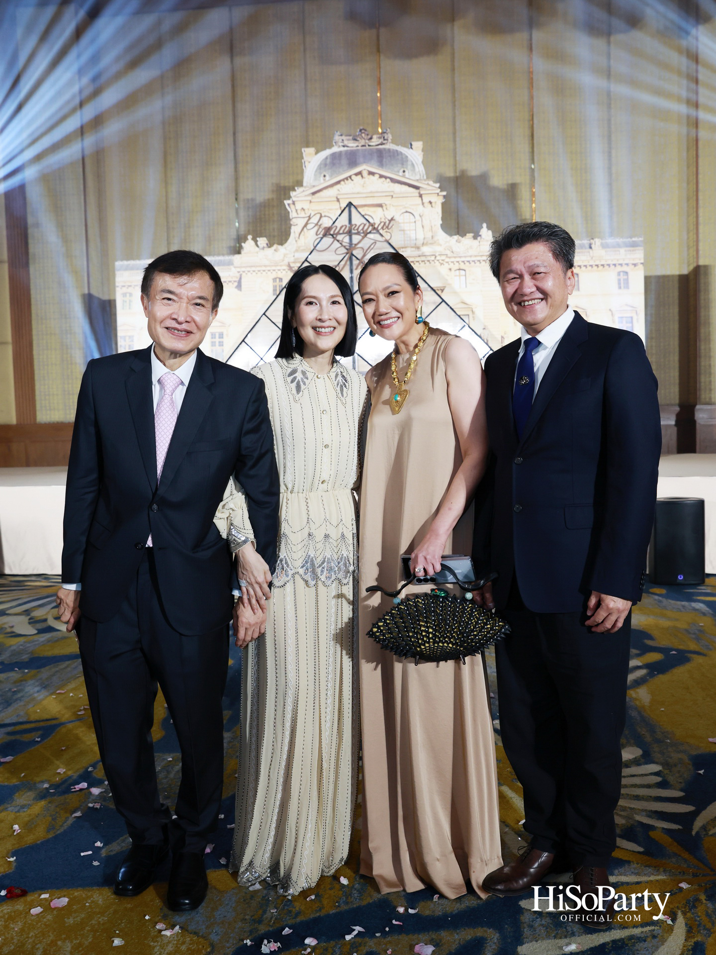 งานฉลองมงคลสมรส คุณพิมพ์ประพัทธ์ สนิทวงศ์ ณ อยุธยา - คุณทยา อุทโยภาศ ณ ดิ แอทธินี โฮเทล แบงค็อก