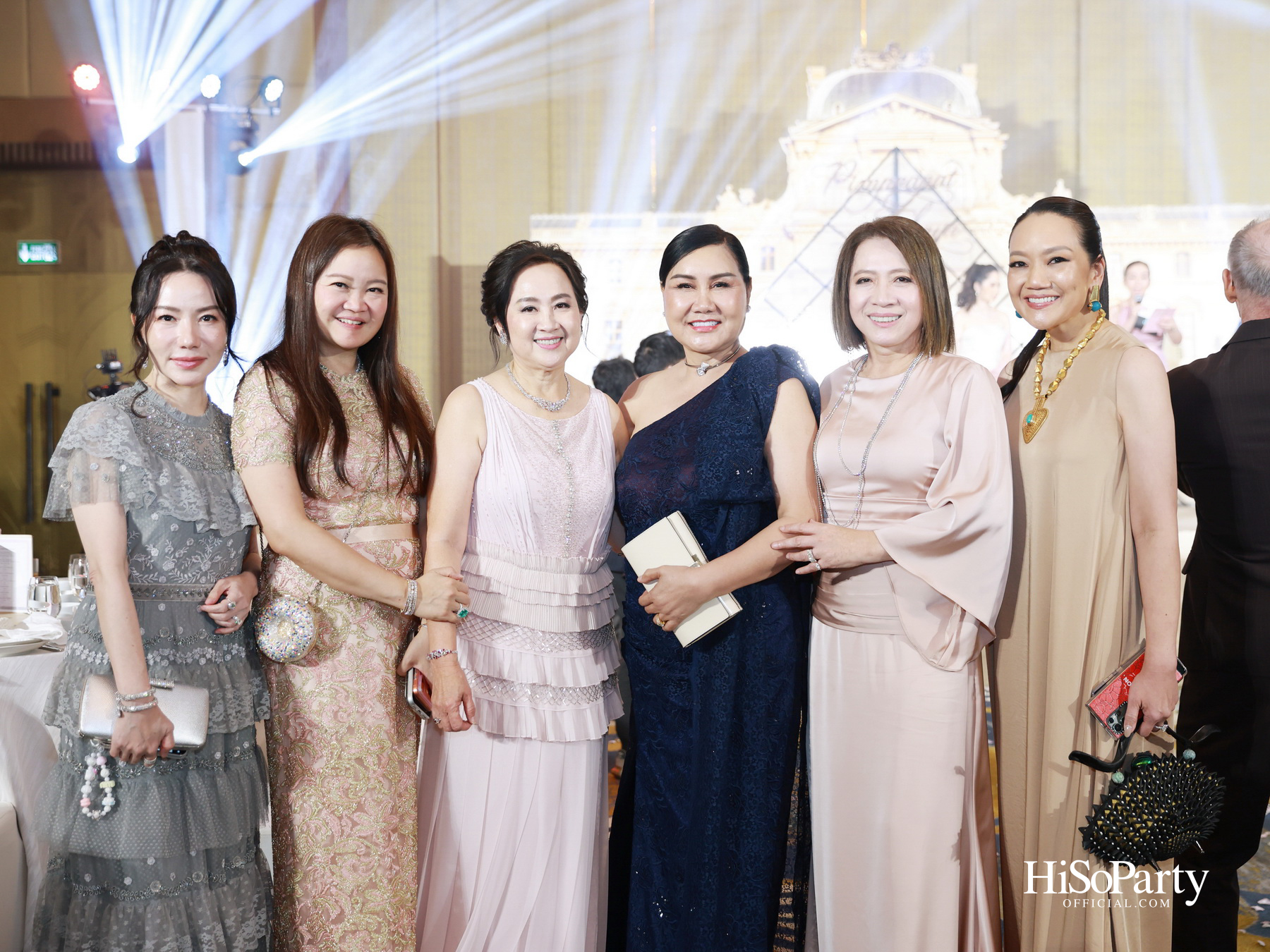 งานฉลองมงคลสมรส คุณพิมพ์ประพัทธ์ สนิทวงศ์ ณ อยุธยา - คุณทยา อุทโยภาศ ณ ดิ แอทธินี โฮเทล แบงค็อก