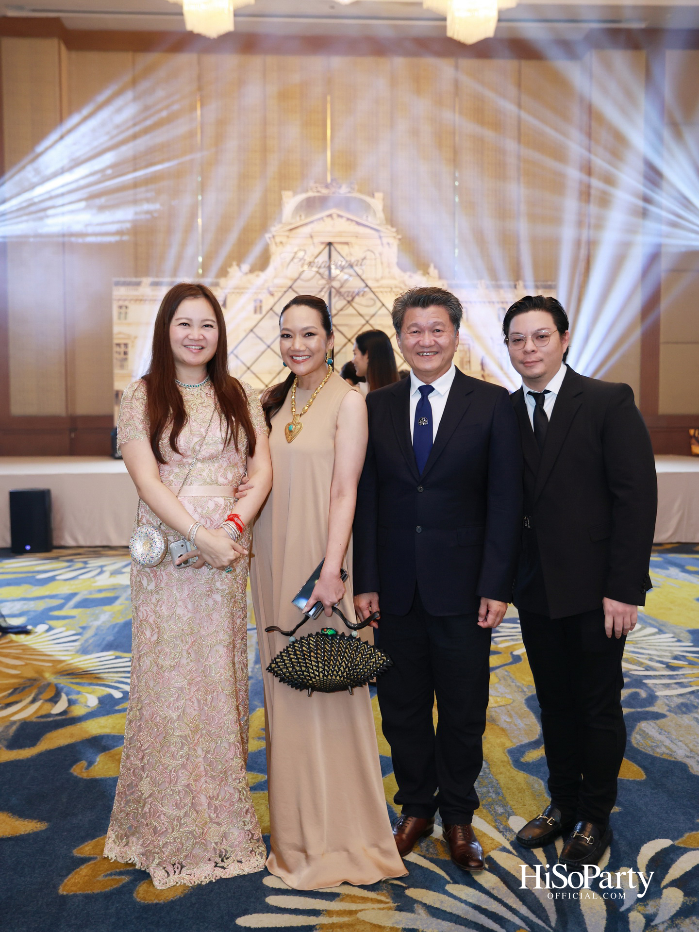 งานฉลองมงคลสมรส คุณพิมพ์ประพัทธ์ สนิทวงศ์ ณ อยุธยา - คุณทยา อุทโยภาศ ณ ดิ แอทธินี โฮเทล แบงค็อก