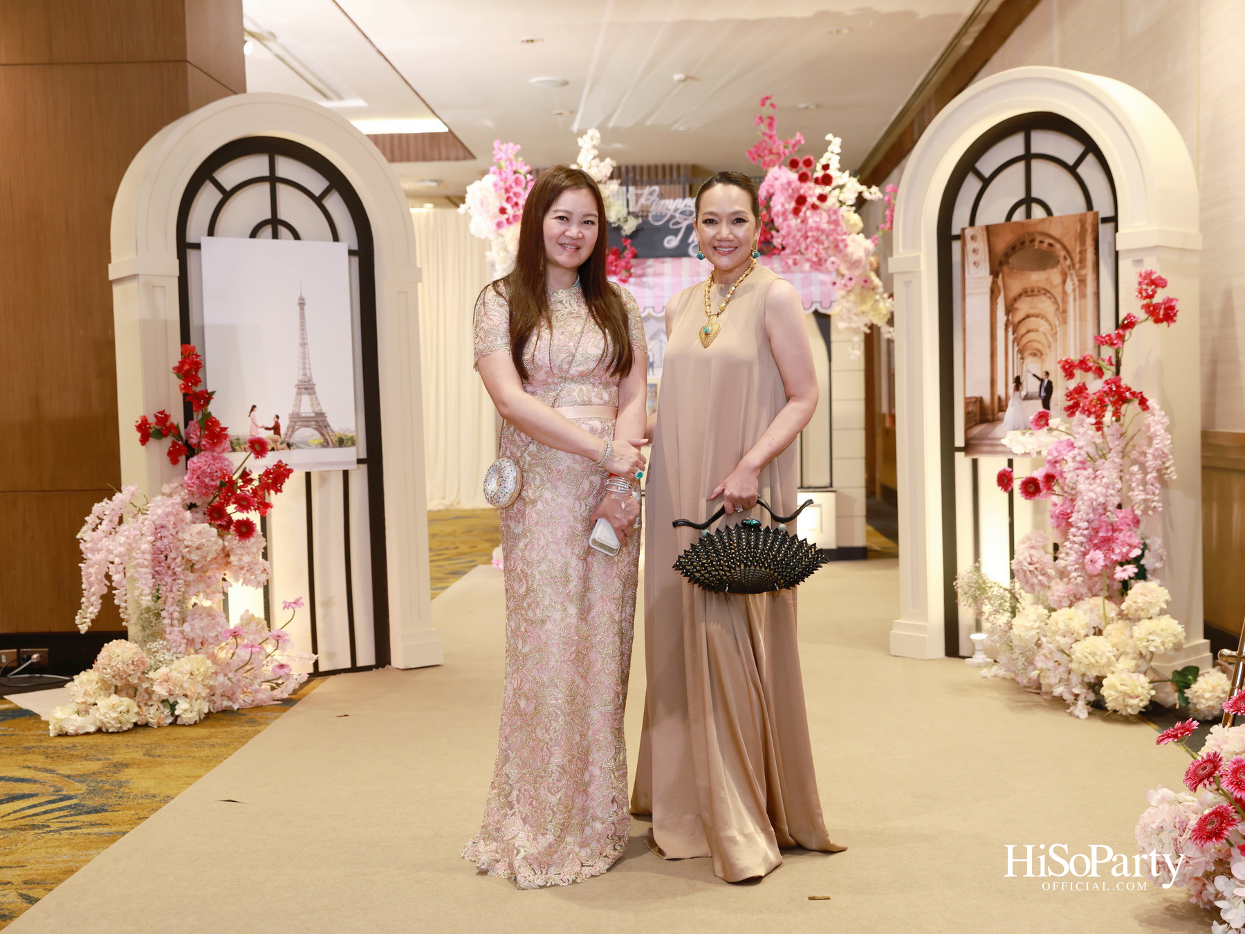 งานฉลองมงคลสมรส คุณพิมพ์ประพัทธ์ สนิทวงศ์ ณ อยุธยา - คุณทยา อุทโยภาศ ณ ดิ แอทธินี โฮเทล แบงค็อก