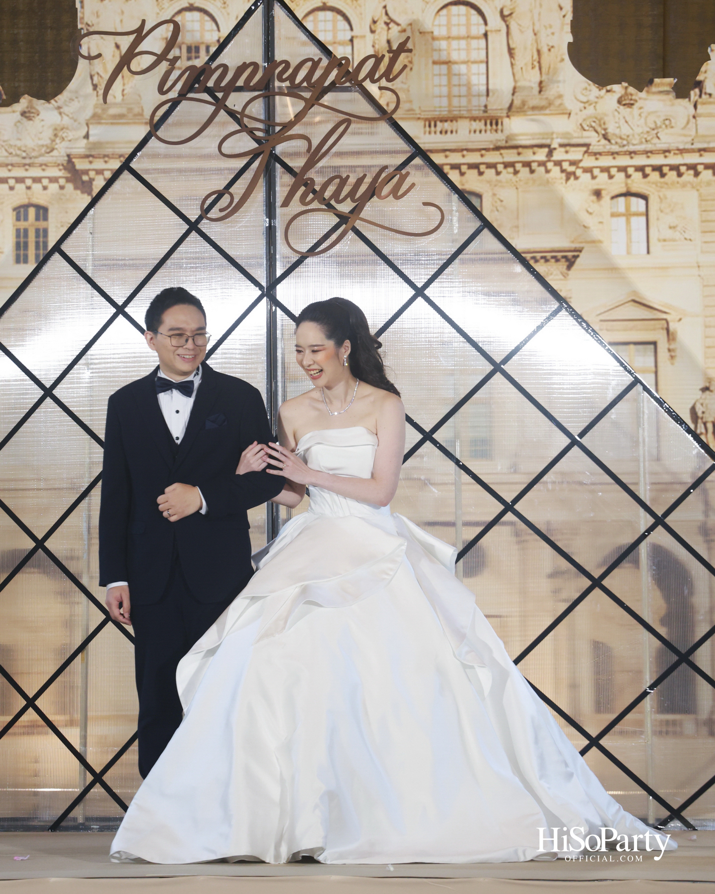 งานฉลองมงคลสมรส คุณพิมพ์ประพัทธ์ สนิทวงศ์ ณ อยุธยา - คุณทยา อุทโยภาศ ณ ดิ แอทธินี โฮเทล แบงค็อก