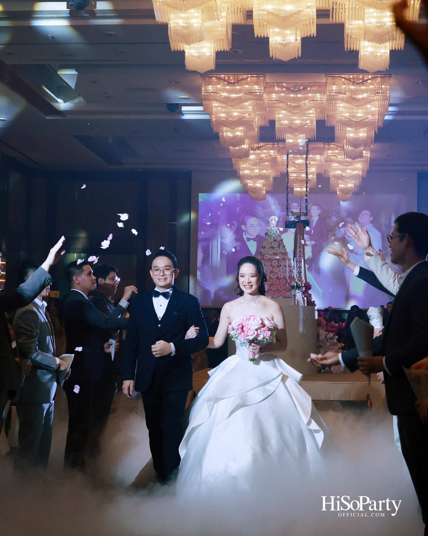 งานฉลองมงคลสมรส คุณพิมพ์ประพัทธ์ สนิทวงศ์ ณ อยุธยา - คุณทยา อุทโยภาศ ณ ดิ แอทธินี โฮเทล แบงค็อก