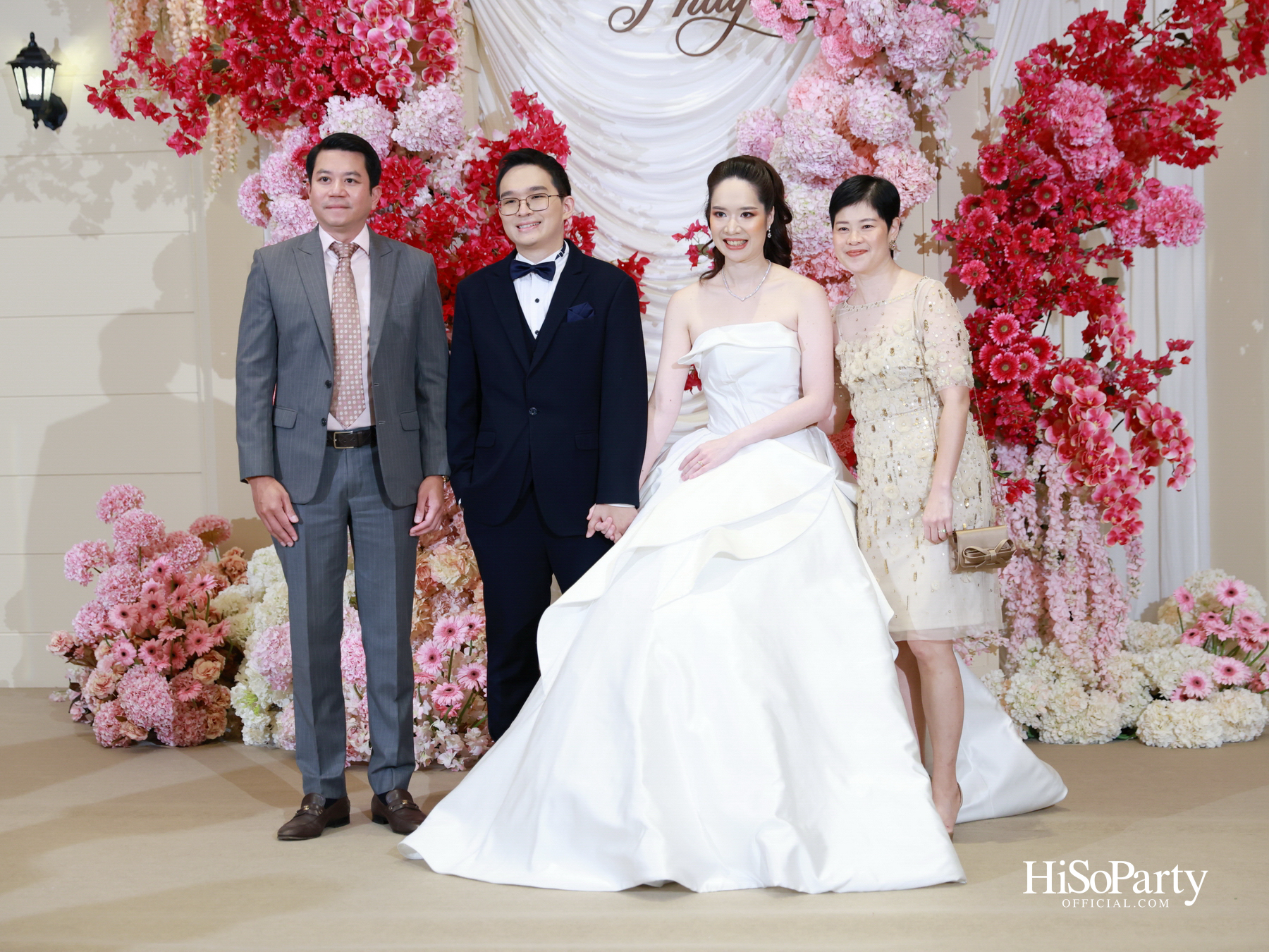 งานฉลองมงคลสมรส คุณพิมพ์ประพัทธ์ สนิทวงศ์ ณ อยุธยา - คุณทยา อุทโยภาศ ณ ดิ แอทธินี โฮเทล แบงค็อก