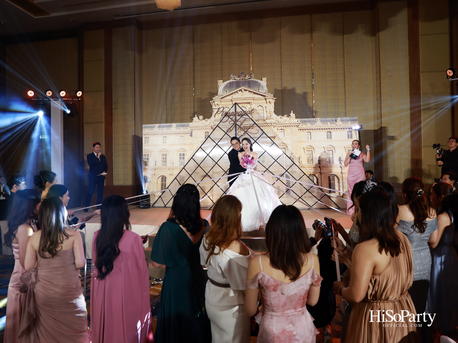 งานฉลองมงคลสมรส คุณพิมพ์ประพัทธ์ สนิทวงศ์ ณ อยุธยา - คุณทยา อุทโยภาศ ณ ดิ แอทธินี โฮเทล แบงค็อก