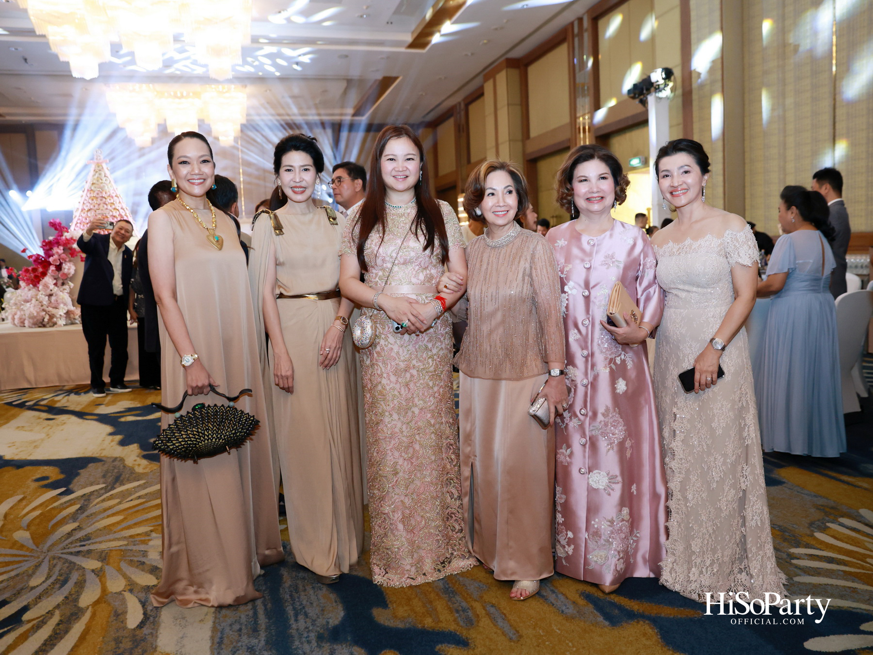 งานฉลองมงคลสมรส คุณพิมพ์ประพัทธ์ สนิทวงศ์ ณ อยุธยา - คุณทยา อุทโยภาศ ณ ดิ แอทธินี โฮเทล แบงค็อก