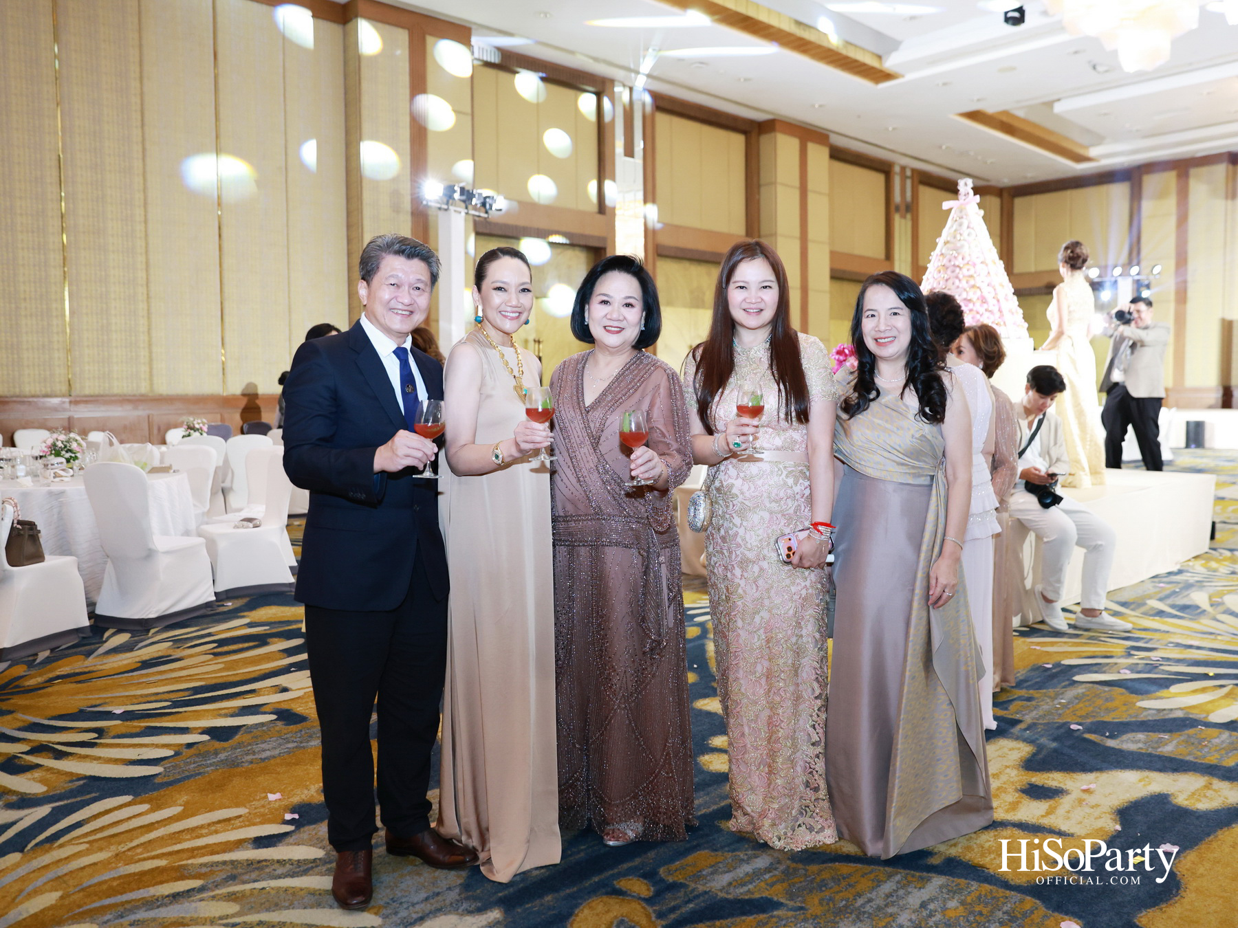 งานฉลองมงคลสมรส คุณพิมพ์ประพัทธ์ สนิทวงศ์ ณ อยุธยา - คุณทยา อุทโยภาศ ณ ดิ แอทธินี โฮเทล แบงค็อก