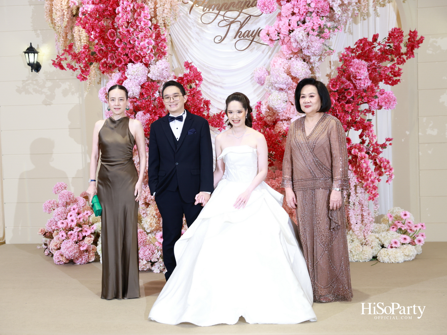 งานฉลองมงคลสมรส คุณพิมพ์ประพัทธ์ สนิทวงศ์ ณ อยุธยา - คุณทยา อุทโยภาศ ณ ดิ แอทธินี โฮเทล แบงค็อก