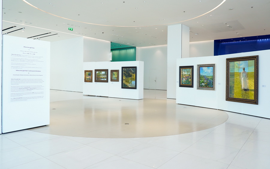 ไอคอนสยาม ชวนสัมผัสพลังของแสงผ่านนิทรรศการศิลปะ ‘Where the Light Falls ณ ที่ซึ่งแสงตกกระทบ’