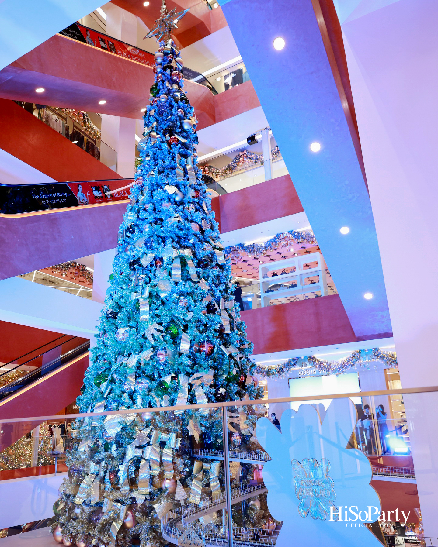 ห้างเซ็นทรัลจัดงาน ‘CHRISTMAS LIGHT UP WONDER’ เปิดไฟต้นคริสต์มาสสูงสามชั้น พร้อม ซีซี-นุนิว-แอลลี่ ร่วมงานที่เซ็นทรัลชิดลม