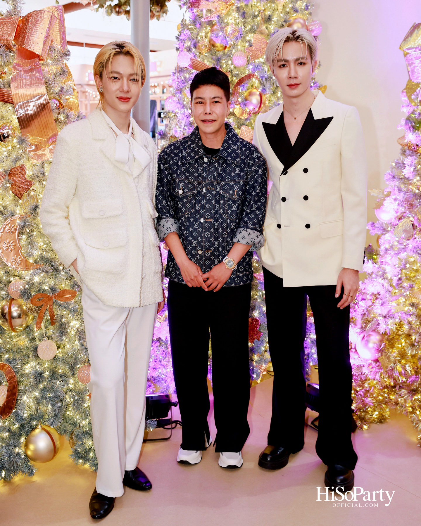 ห้างเซ็นทรัลจัดงาน ‘CHRISTMAS LIGHT UP WONDER’ เปิดไฟต้นคริสต์มาสสูงสามชั้น พร้อม ซีซี-นุนิว-แอลลี่ ร่วมงานที่เซ็นทรัลชิดลม