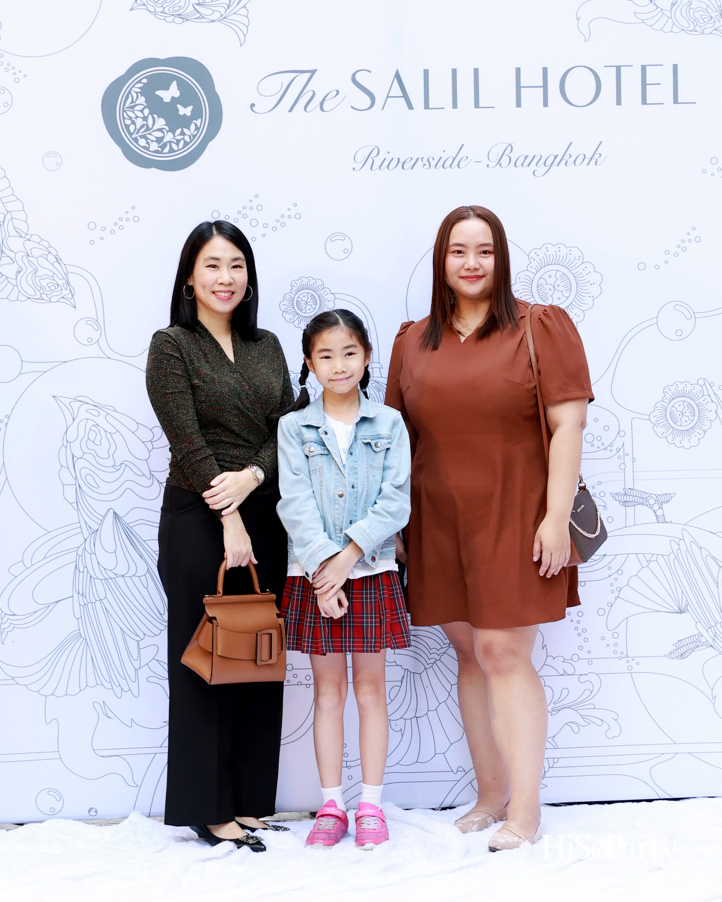 เดอะ สลิล ริเวอร์ไซด์ – กรุงเทพฯ เปิดไฟประติมากรรม ‘Angel of Dreams’ ต้อนรับเทศกาลคริสต์มาส 2025