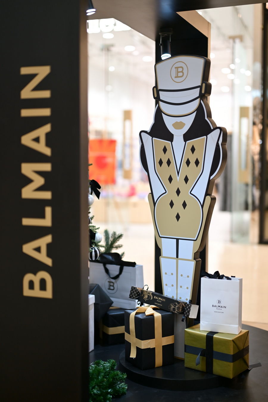 Balmain Hair เปิดป็อปอัพสโตร์เฉลิมฉลองเทศกาลแห่งความสุข สัมผัสความหรูหราแบบ ‘Parisian In Town’ ที่ Central Embassy