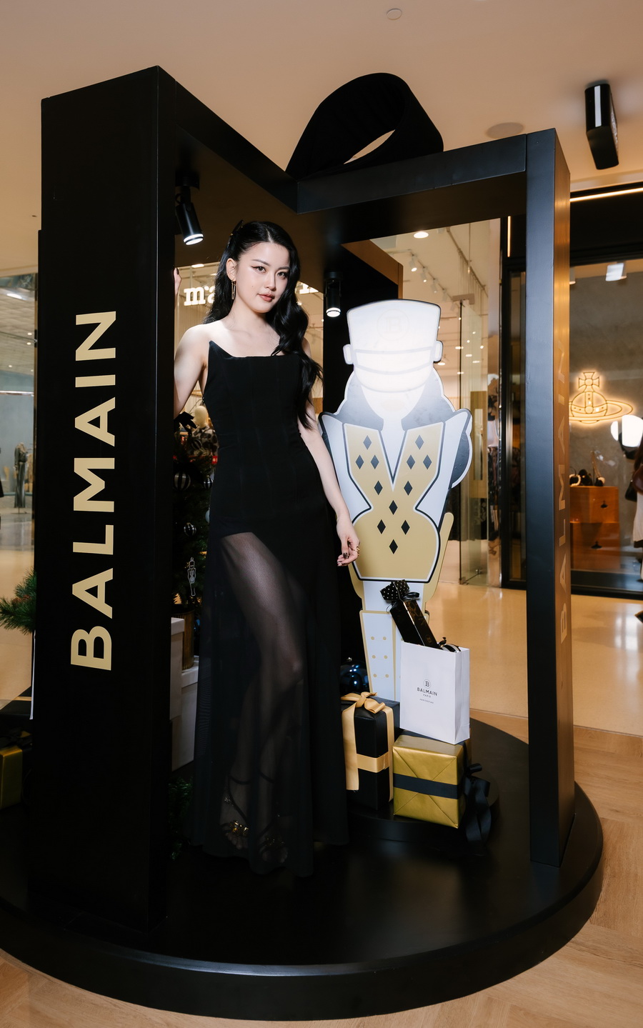 Balmain Hair เปิดป็อปอัพสโตร์เฉลิมฉลองเทศกาลแห่งความสุข สัมผัสความหรูหราแบบ ‘Parisian In Town’ ที่ Central Embassy