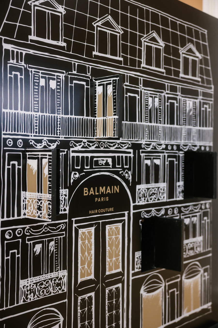 Balmain Hair เปิดป็อปอัพสโตร์เฉลิมฉลองเทศกาลแห่งความสุข สัมผัสความหรูหราแบบ ‘Parisian In Town’ ที่ Central Embassy