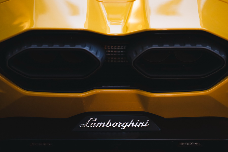 LAMBORGHINI NIGHT 2025: Black & White Glamour ค่ำคืนแห่งการเฉลิมฉลองและน้ำใจเพื่อสังคม