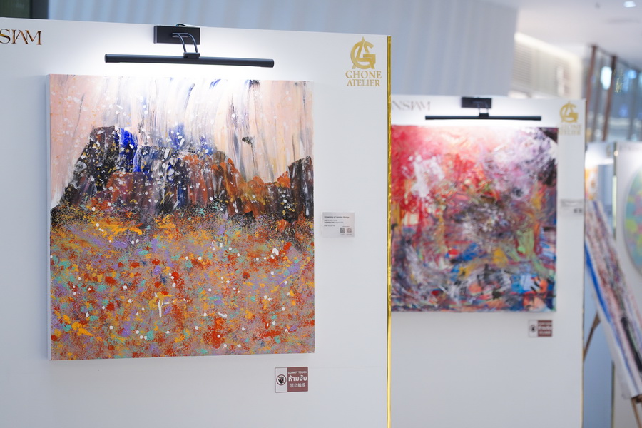 ‘Colors World’ เปิดโลกศิลปะของน้องกรณ์ ศิลปินวัย 3 ขวบ พร้อมประมูลผลงานช่วยฟื้นฟูโรงเรียนที่สงขลา