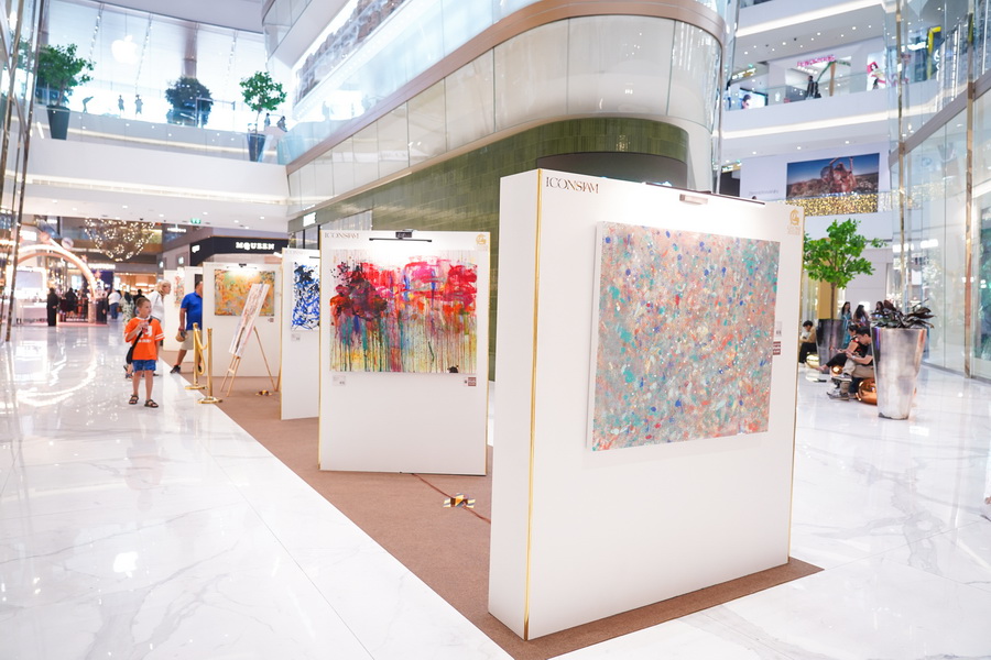 ‘Colors World’ เปิดโลกศิลปะของน้องกรณ์ ศิลปินวัย 3 ขวบ พร้อมประมูลผลงานช่วยฟื้นฟูโรงเรียนที่สงขลา