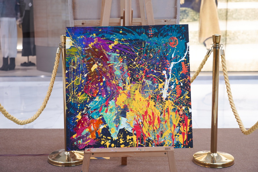 ‘Colors World’ เปิดโลกศิลปะของน้องกรณ์ ศิลปินวัย 3 ขวบ พร้อมประมูลผลงานช่วยฟื้นฟูโรงเรียนที่สงขลา