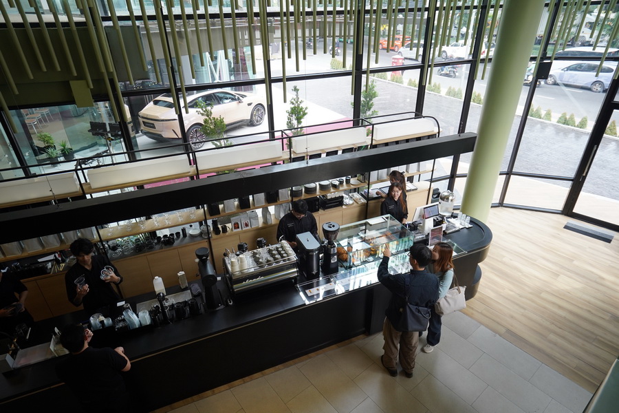 AVATR CENTER RAMA 6 SHOWROOM เปิดตัวโชว์รูมลักชัวรี่ใจกลางกรุงเทพฯ ยกระดับประสบการณ์ยนตรกรรมไฟฟ้าพรีเมียมสู่มาตรฐานใหม่