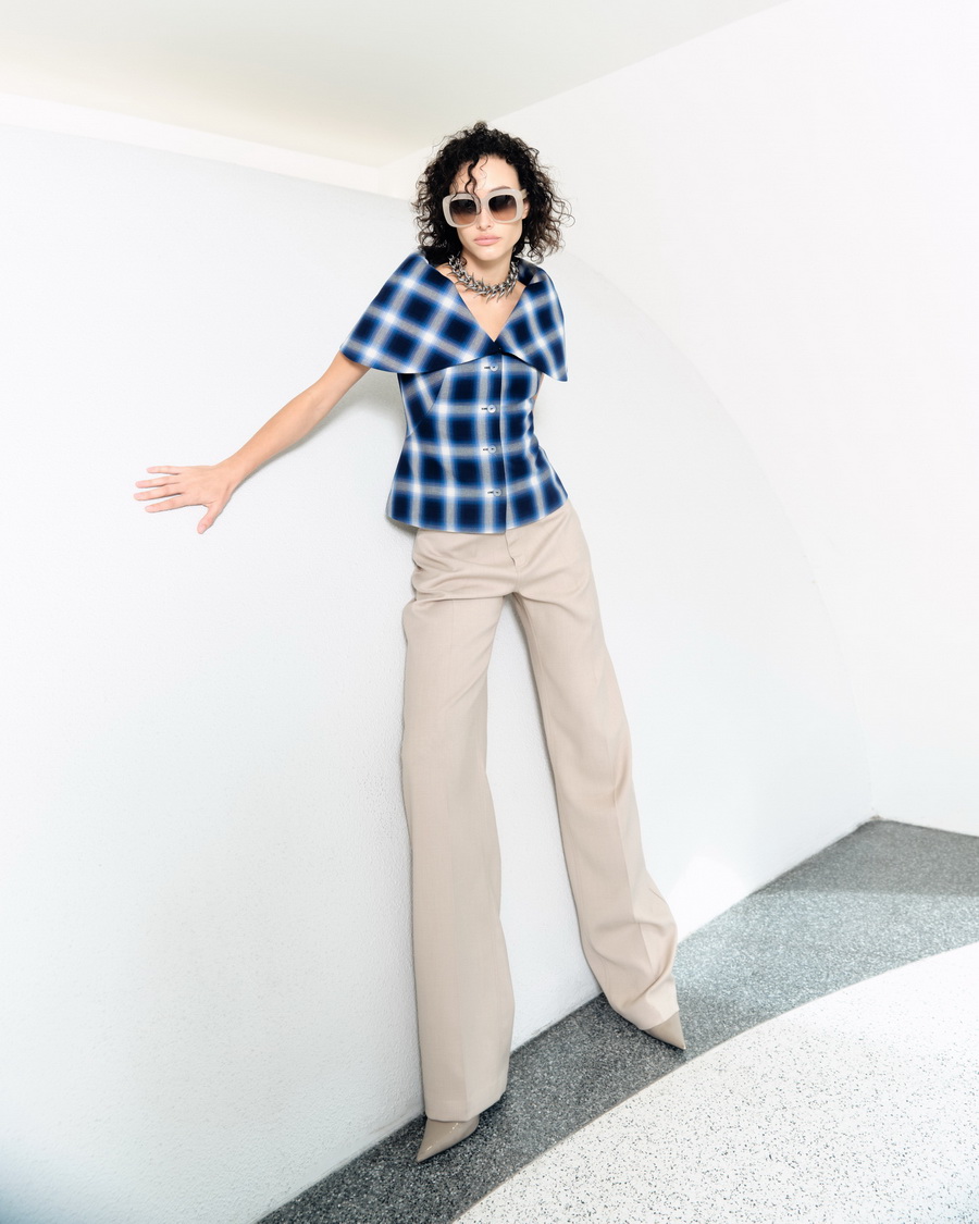 VICKTEERUT CRUISE 2026 ‘Black Blurry’ ถ่ายทอดความอ่อนโยนบนความเฉียบคมแห่งงานเทเลอริ่ง