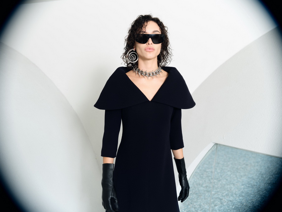 VICKTEERUT CRUISE 2026 ‘Black Blurry’ ถ่ายทอดความอ่อนโยนบนความเฉียบคมแห่งงานเทเลอริ่ง