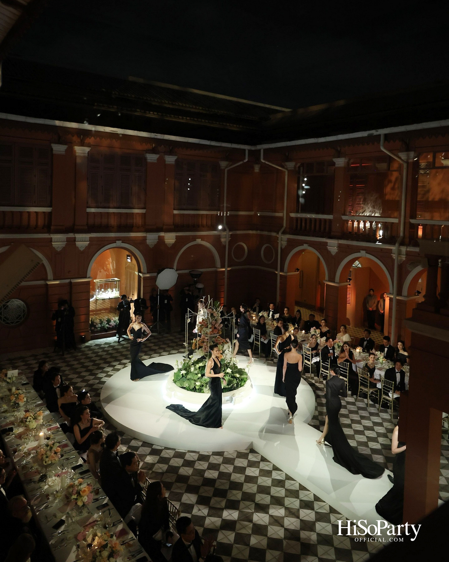 SIRIVANNAVARI ร่วมกับ BEAUTY GEMS จัดงานแฟชั่นโชว์จิวเวลรีชั้นสูงในคอลเลกชัน ‘Treasure of Dreams’ ประจำปี 2025